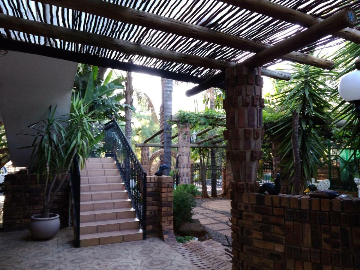 A Knights Rest Guesthouse Pretoria Ngoại thất bức ảnh