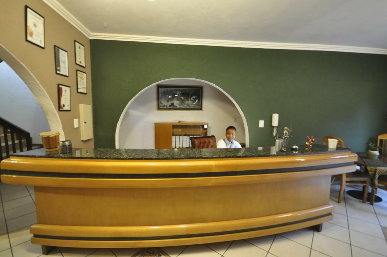 A Knights Rest Guesthouse Pretoria Ngoại thất bức ảnh