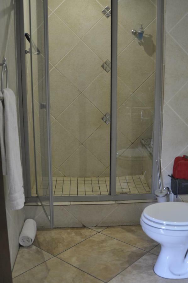 A Knights Rest Guesthouse Pretoria Ngoại thất bức ảnh