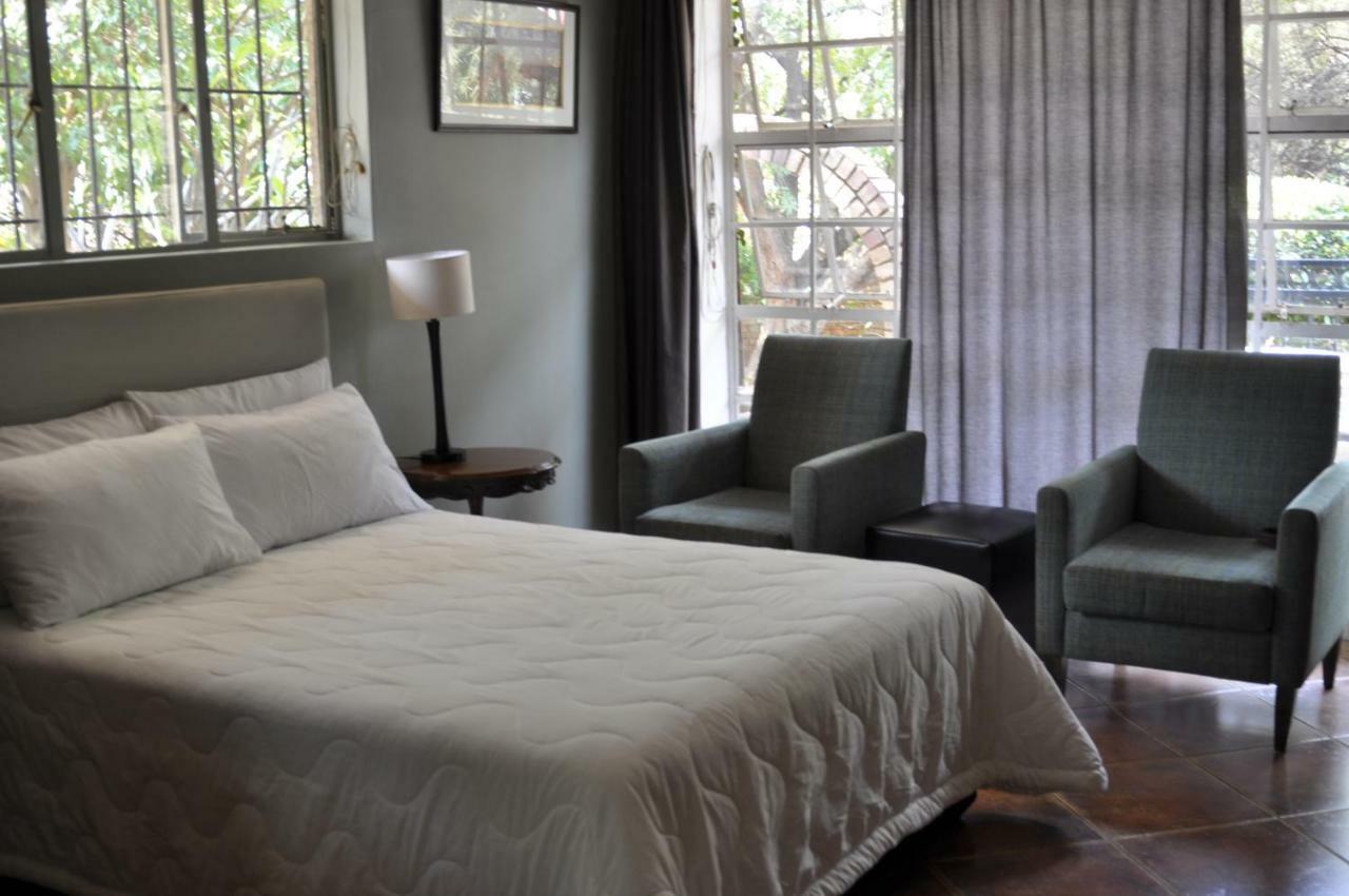 A Knights Rest Guesthouse Pretoria Ngoại thất bức ảnh