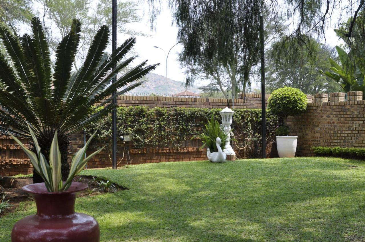 A Knights Rest Guesthouse Pretoria Ngoại thất bức ảnh